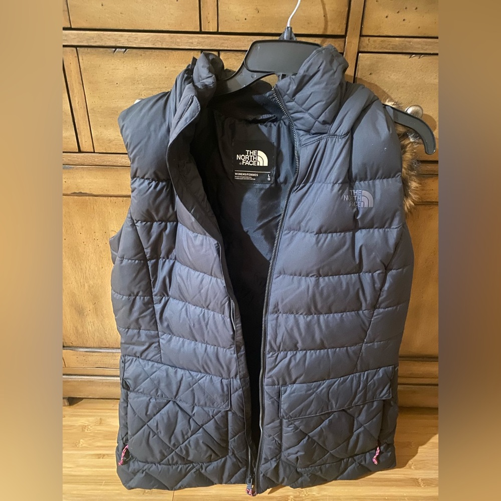 The North Face Vest women’s black Large fur trim hood